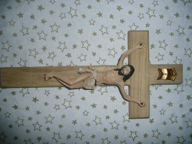 Kříž 32x16cm.